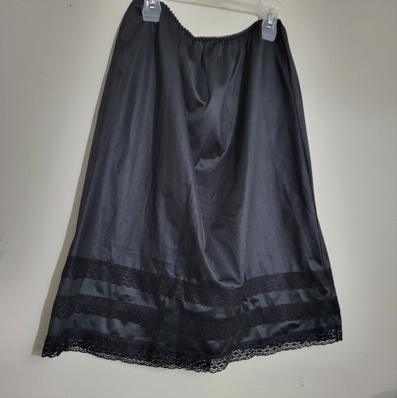 Patricia Lingerie sleepwear Half slip with lace trim Black in Size Medium - Picture 1 of 8